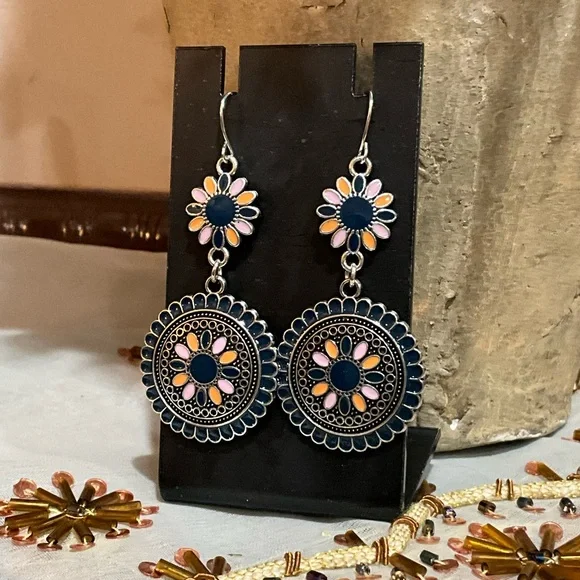 Elegant Floral Dangle Earrings - Picture 2 of 9